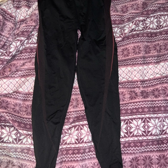 Wolford butterfly stirrup legging black/burgundy. Size M - Picture 8 of 9
